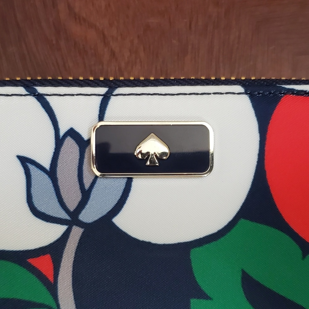 ❌SOLD❌Kate Spade Dawn Breezy Floral Wallet - Picture 3 of 6